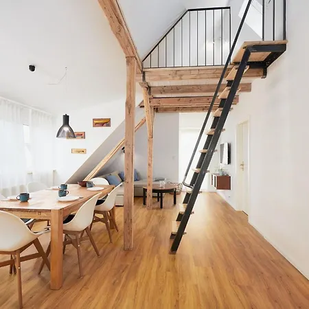 Dock 53 Apartment *
